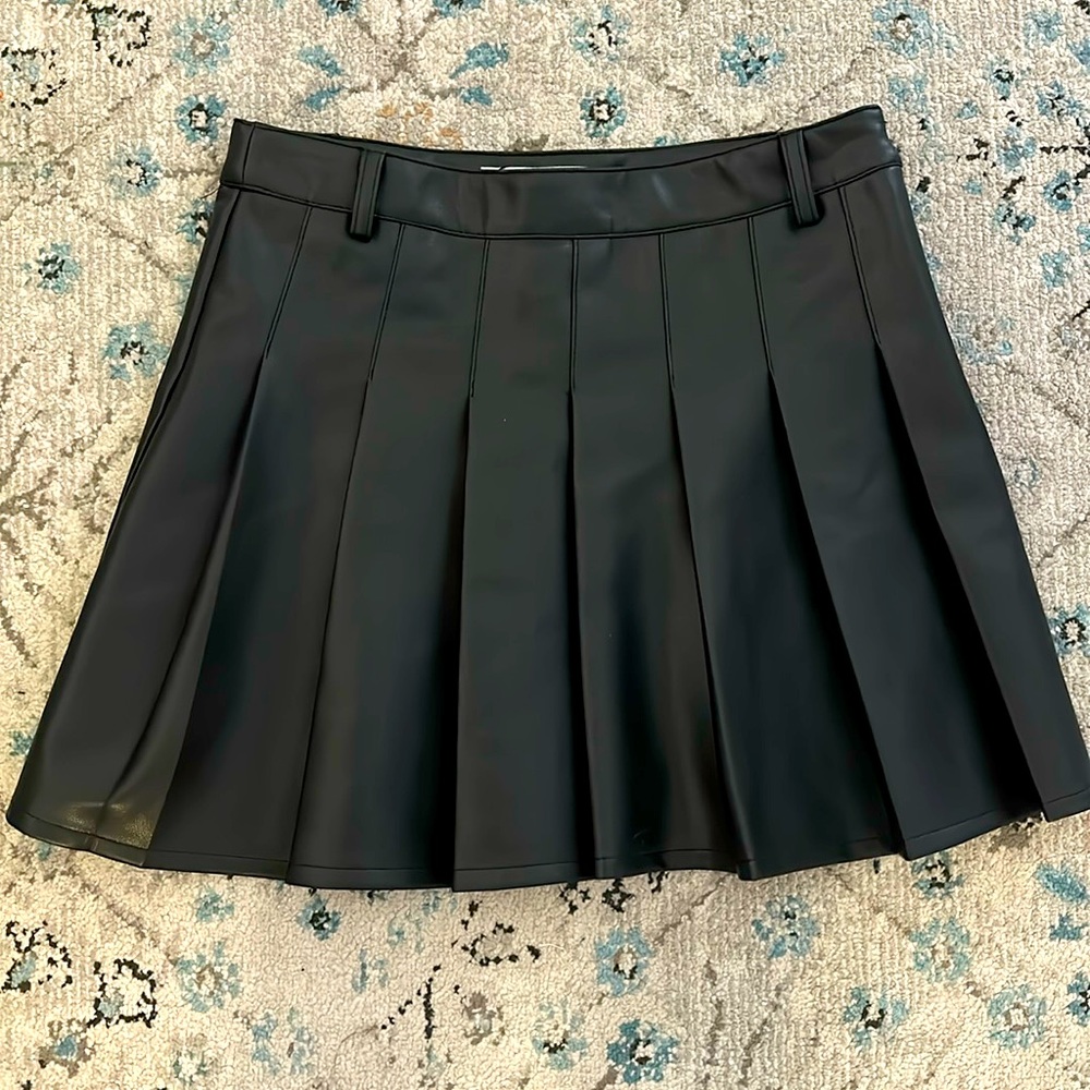 Zara girls leather skirt size 11/12 worn once still in stores